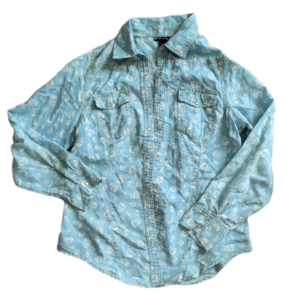 Red Snap skull denim button down shirt size laarge